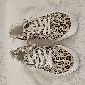 Chetah print shoes